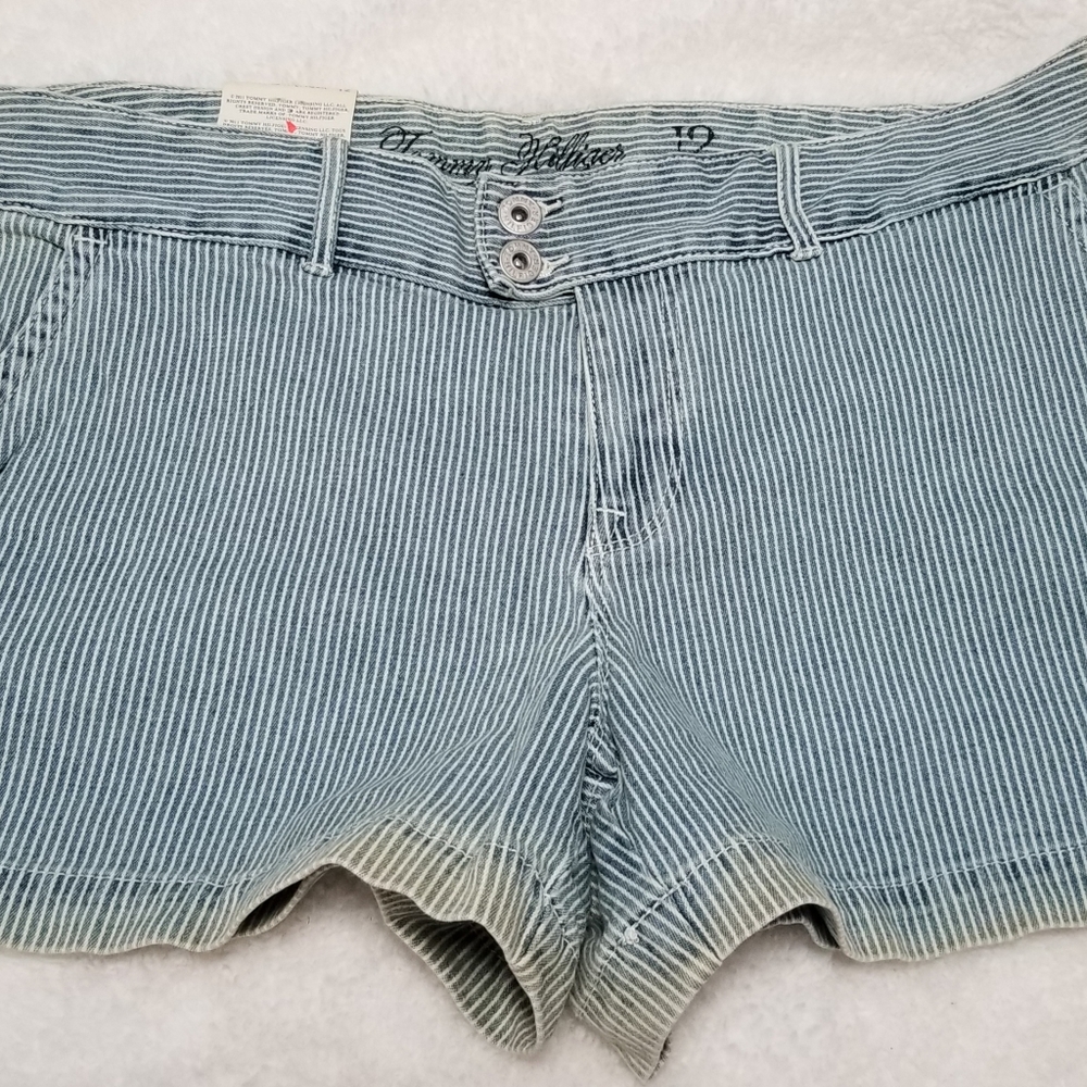 Tommy Hilfiger women's shorts size 12